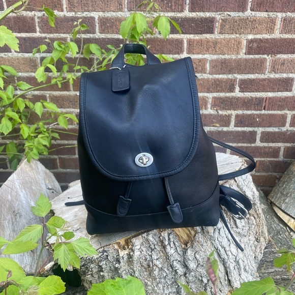 Vintage Coach 9791 Black Leather Backpack The Daypack Style Rucksack Drawstring. - Picture 8 of 16